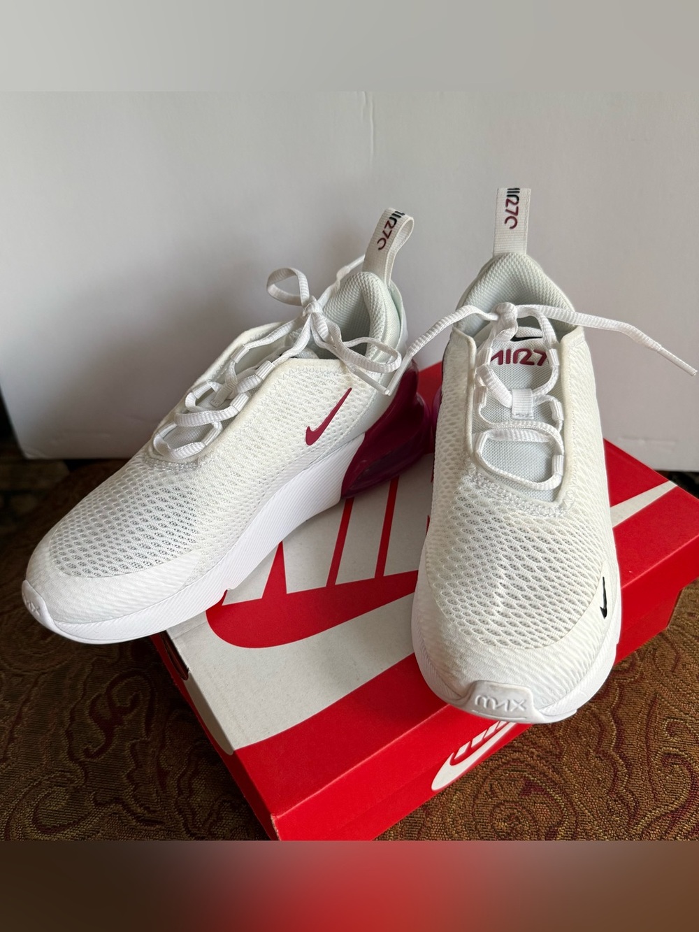 Nike Air Max 270 (PS) White/Sweet Beet-Black AO2372 124 Youth Size 1.5